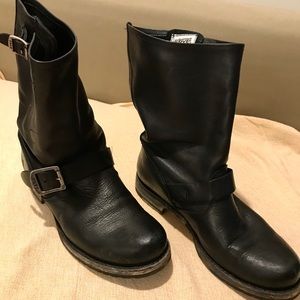 Frye Veronica Short Leather Boots 7.5